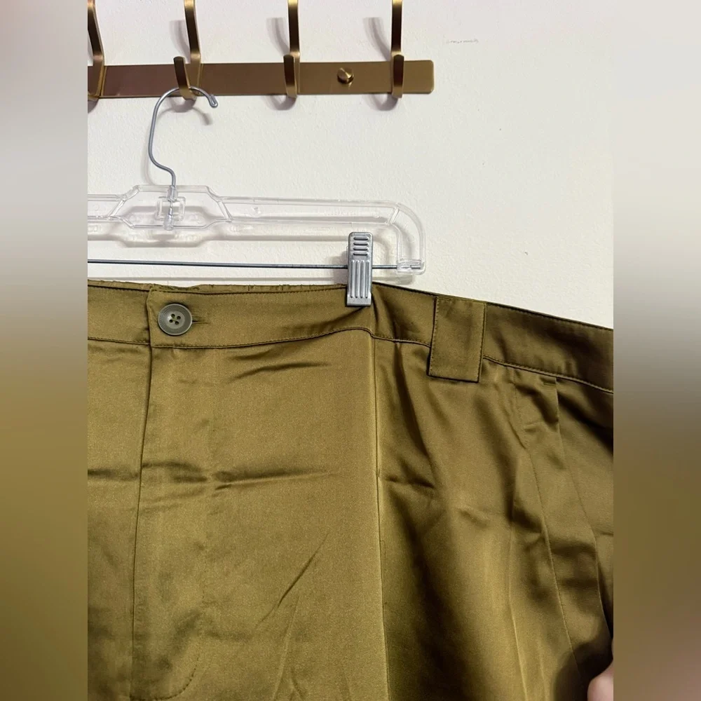 OLD NAVY HIGH WAISTED SATIN JOGGER CARGO PANTS Utility Green NWT Sz 3X - Picture 4 of 6